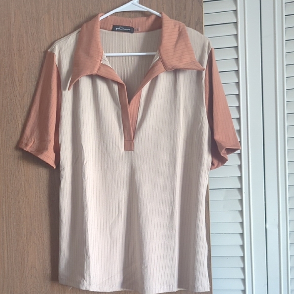 Chic Two-Tone Ribbed Set with Collared Top - Picture 2 of 3